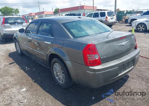 2010 Chrysler 300 Touring/Signature Series/Executive Series from USA, damaged, VIN 2C3CA5CV1AH213037